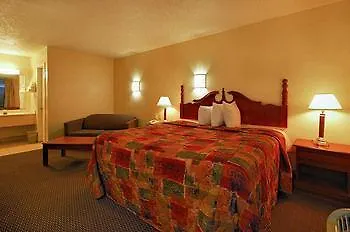 מוטל Ferry Pass Super 6 Inn & Suites Pensacola