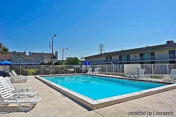 ** מוטל Ferry Pass Super 6 Inn & Suites Pensacola ארצות הברית