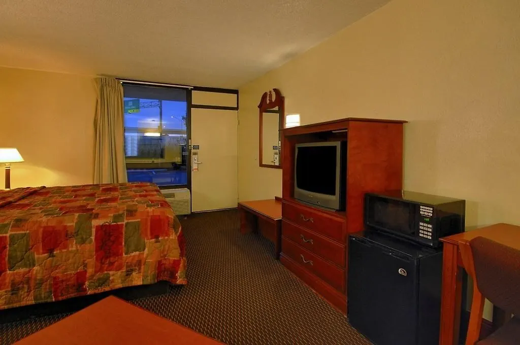 Ferry Pass Super 6 Inn & Suites Pensacola Ferry Pass